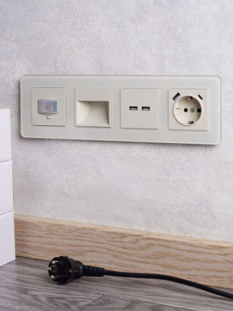 Изображение Розетка BRITE USB A+A 3.1А РЮ10-1-БрКр механизм беж. IEK BR-U21-D31-K10